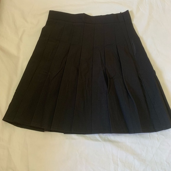 BRAND NEW Shein BLACK PLEATED SKIRT - Picture 4 of 5